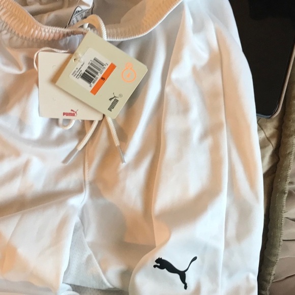 Puma Women’s Pitch Shorts Dry Cell! Size Small - Picture 2 of 2